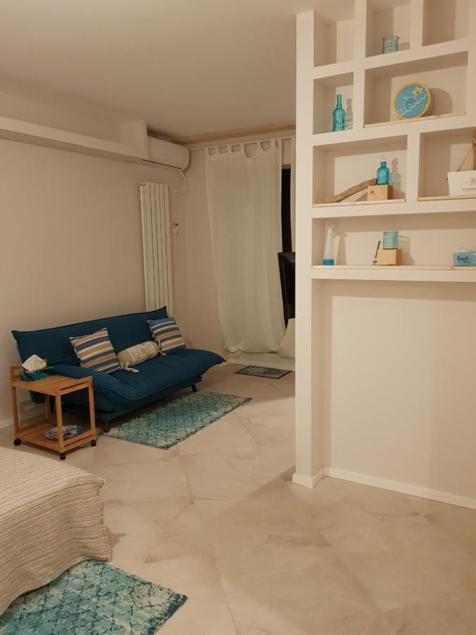 Marina Central Sunshine Studio Lägenhet Bukarest Exteriör bild