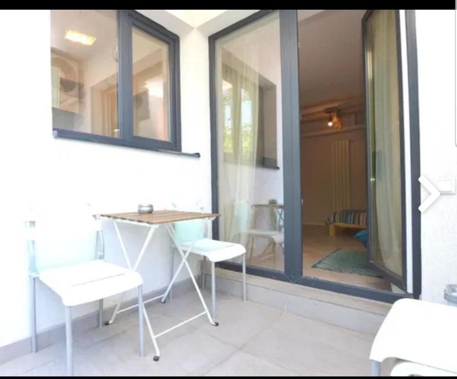 Marina Central Sunshine Studio Lägenhet Bukarest Exteriör bild
